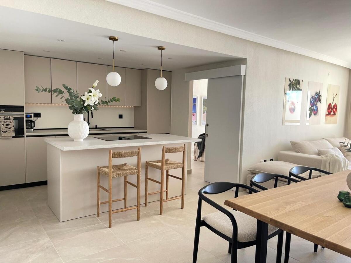 Beautiful 3-bedroom In Apartment *